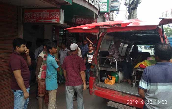 নাঃগঞ্জে চাষাঢ়াস্থ কেয়ার হাসপাতালে রোগীর মৃত্যু! হাসপাতাল ভাঙ্গচুর